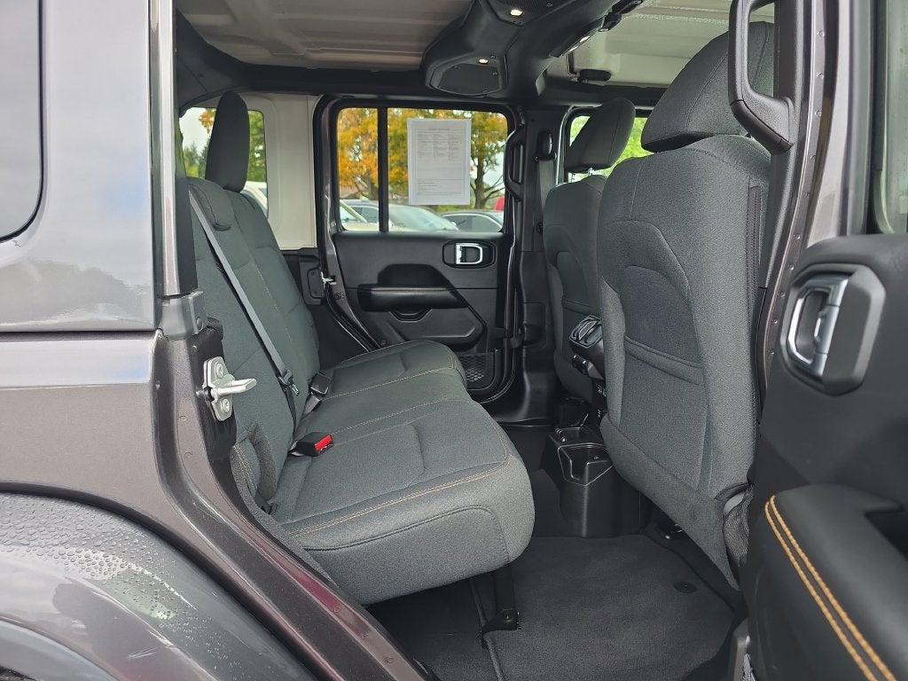 2025 Jeep Wrangler 4-Door Sahara 4x4