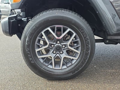 2025 Jeep Wrangler 4-Door Sahara 4x4