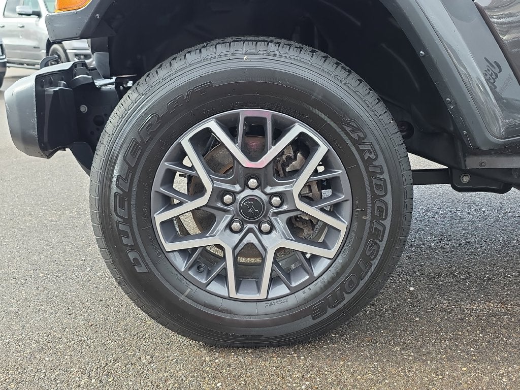 2025 Jeep Wrangler 4-Door Sahara 4x4