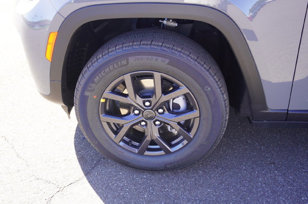 2027 Jeep Grand Cherokee GRAND CHEROKEE LAREDO ALTITUDE 4X4