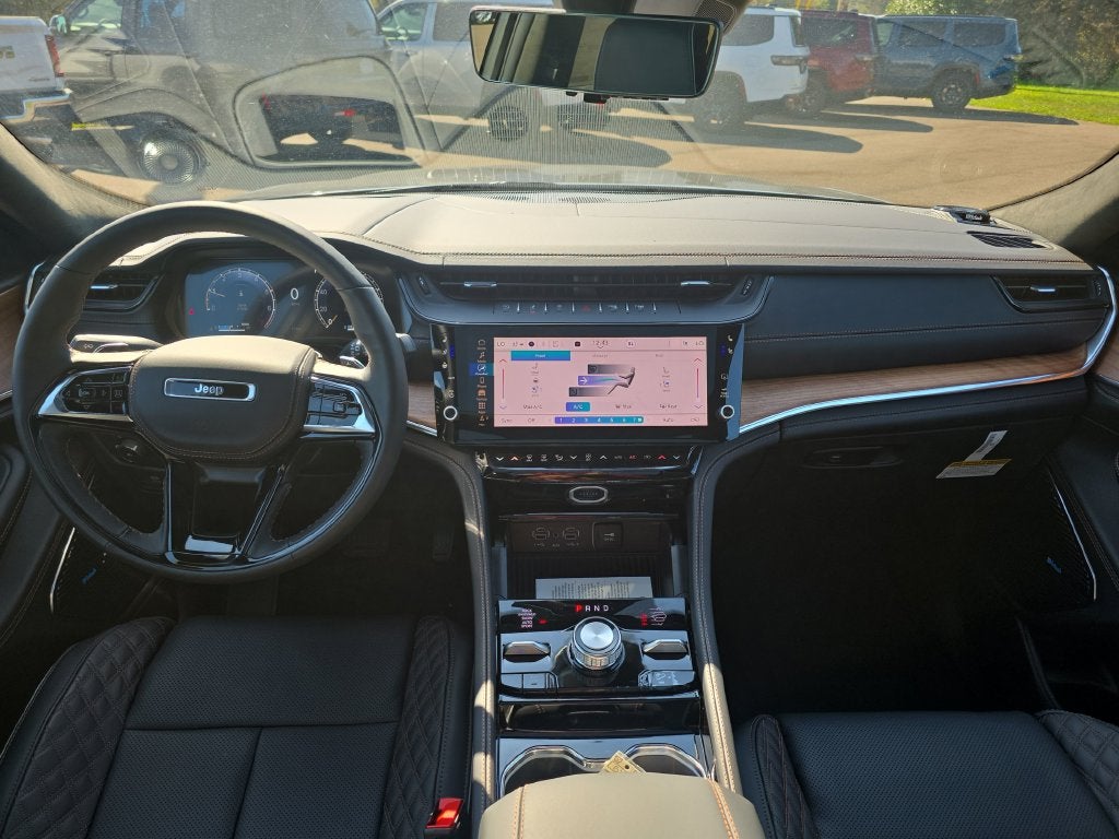 2027 Jeep Grand Cherokee GRAND CHEROKEE SUMMIT 4X4