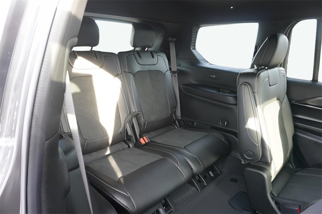 2025 Jeep Grand Cherokee GRAND CHEROKEE L ALTITUDE 4X4