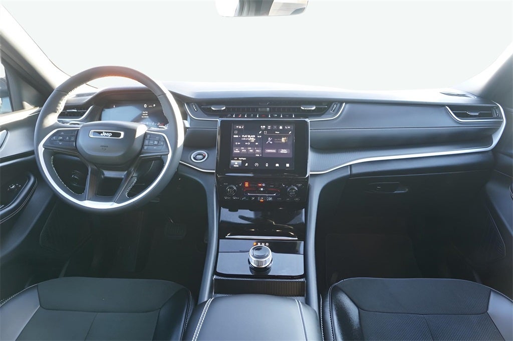 2025 Jeep Grand Cherokee GRAND CHEROKEE L ALTITUDE 4X4