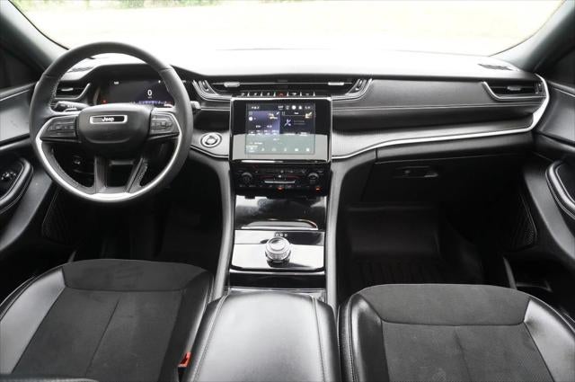 2023 Jeep Grand Cherokee L Altitude 4x4