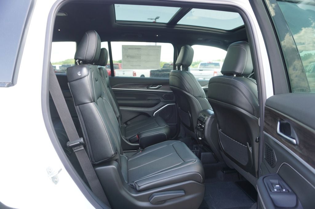2026 Jeep Grand Cherokee GRAND CHEROKEE L LIMITED RESERVE 4X4
