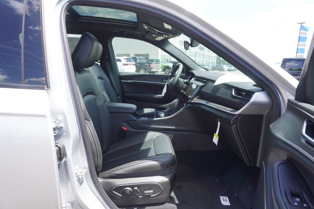 2026 Jeep Grand Cherokee GRAND CHEROKEE L LIMITED 4X4