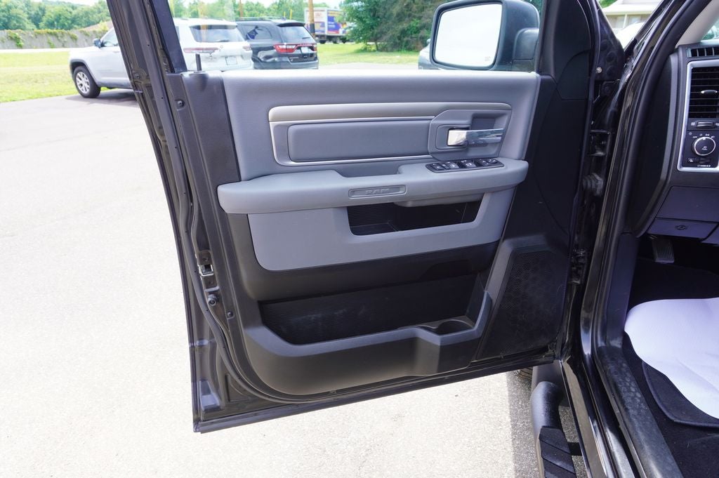2019 RAM 1500 Classic Big Horn Crew Cab 4x4 5'7' Box