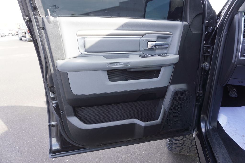 2018 RAM 1500 Lone Star Crew Cab 4x4 5'7' Box