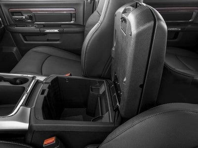 2017 RAM 1500 Laramie Crew Cab 4x4 6'4' Box