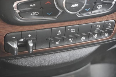 2017 RAM 1500 Laramie Crew Cab 4x4 6'4' Box