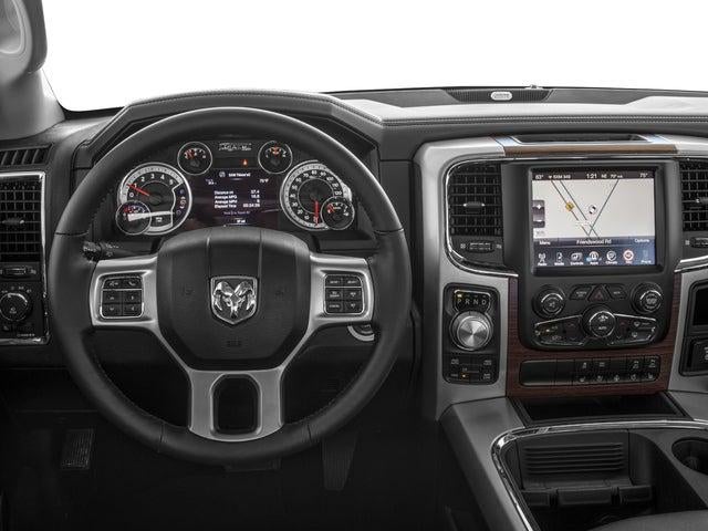 2017 RAM 1500 Laramie Crew Cab 4x4 6'4' Box