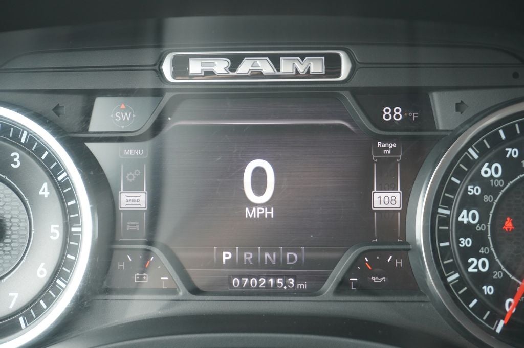 2020 RAM 1500 Big Horn Crew Cab 4x4 5'7' Box
