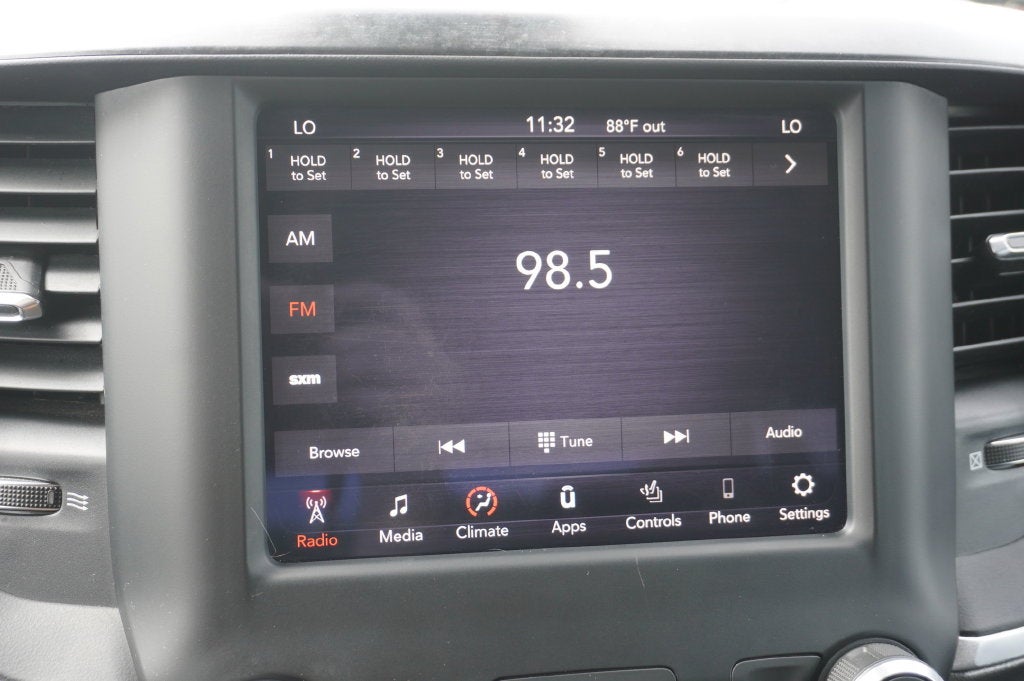 2020 RAM 1500 Big Horn Crew Cab 4x4 5'7' Box