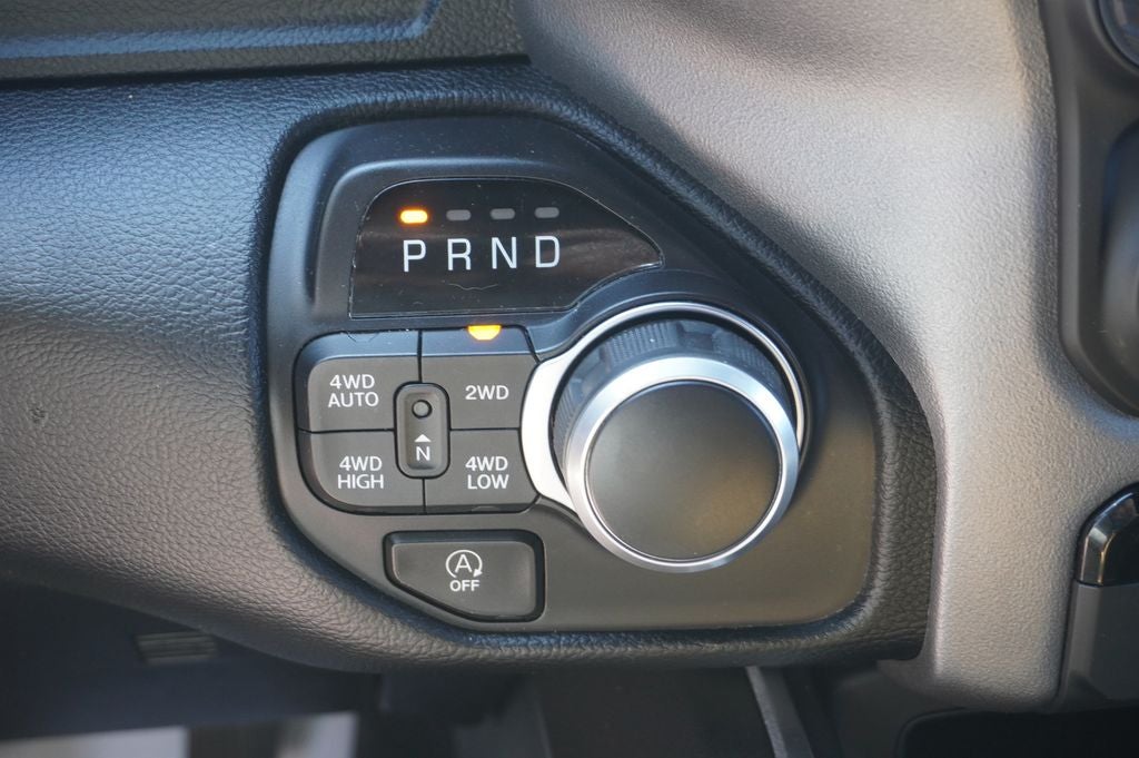 2020 RAM 1500 Big Horn Crew Cab 4x4 5'7' Box