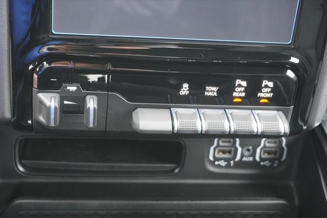 2023 RAM 1500 Big Horn Crew Cab 4x4 5'7' Box