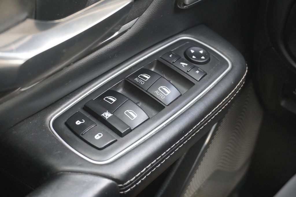 2021 RAM 1500 Limited Crew Cab 4x4 5'7' Box