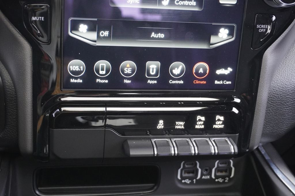 2021 RAM 1500 Laramie Crew Cab 4x4 5'7' Box