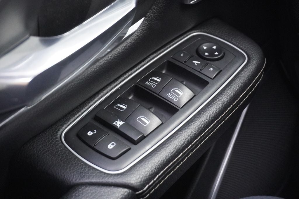 2021 RAM 1500 Laramie Crew Cab 4x4 5'7' Box