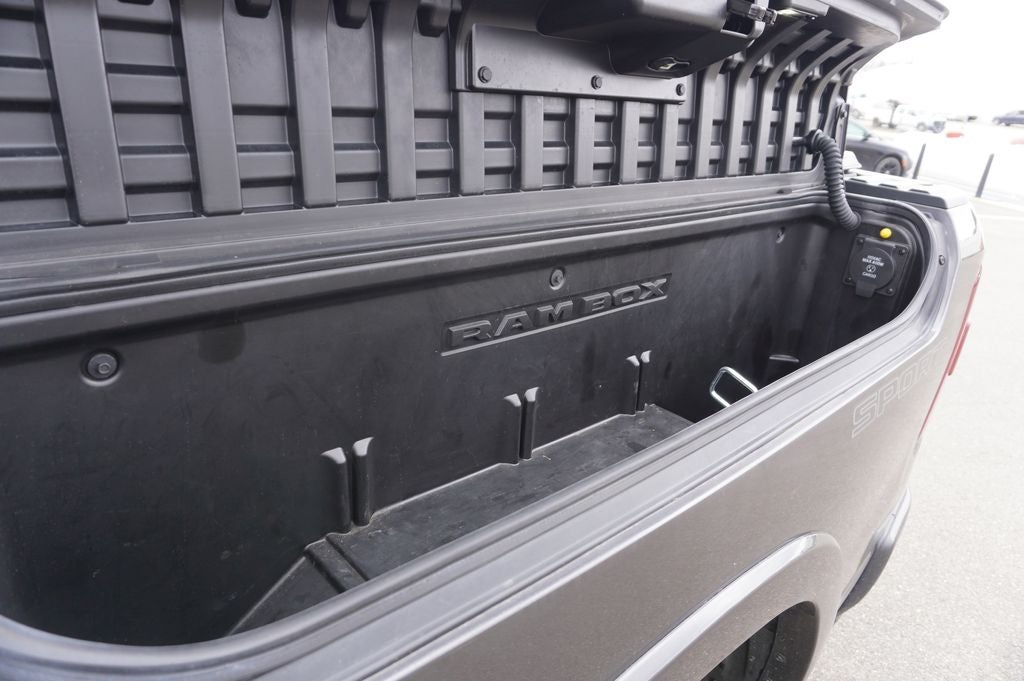 2021 RAM 1500 Laramie Crew Cab 4x4 5'7' Box