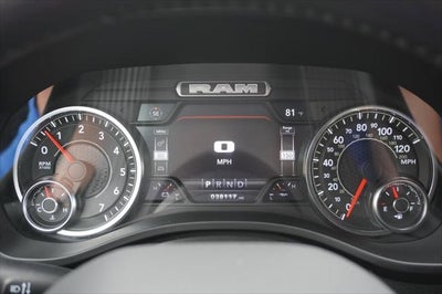 2022 RAM 1500 Laramie Crew Cab 4x4 5'7' Box