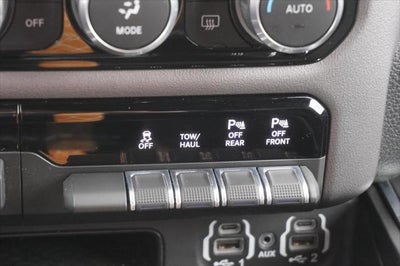 2022 RAM 1500 Laramie Crew Cab 4x4 5'7' Box