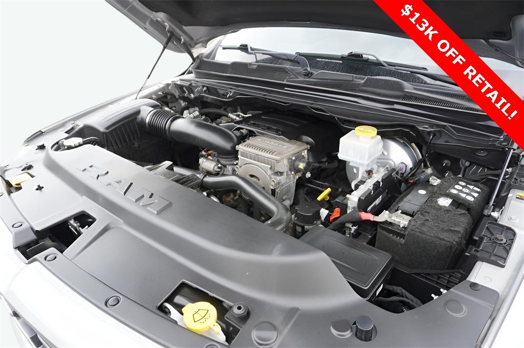 2022 RAM 1500 Laramie Crew Cab 4x4 5'7' Box