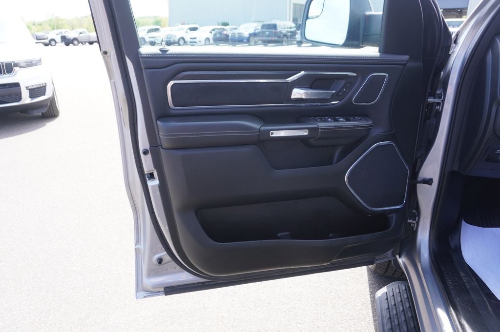 2024 RAM 1500 Laramie Crew Cab 4x4 5'7' Box