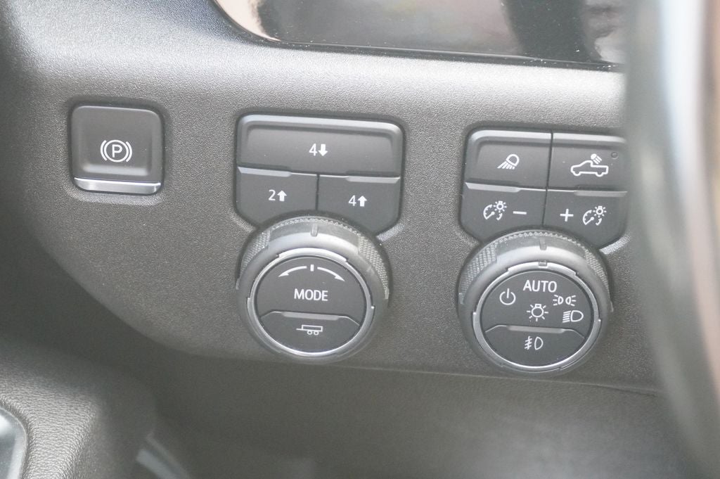 2025 Chevrolet Silverado 3500HD 4WD Crew Cab Long Bed LT