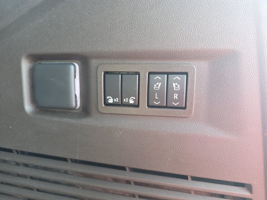 2023 GMC Yukon 4WD SLT