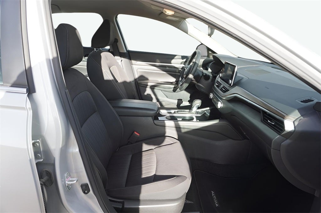 2023 Nissan Altima SV FWD