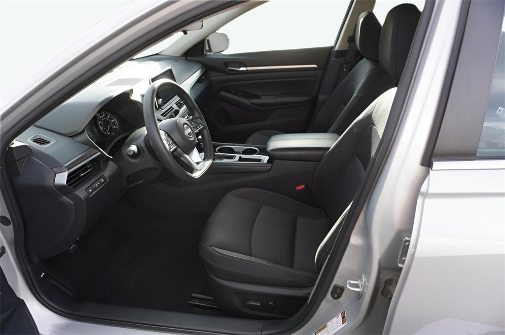 2023 Nissan Altima SV FWD