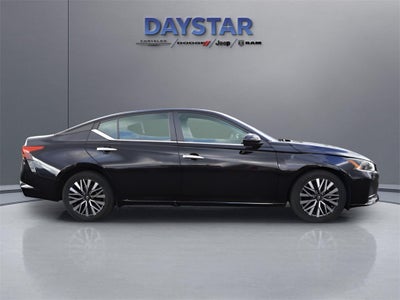 2023 Nissan Altima SV FWD