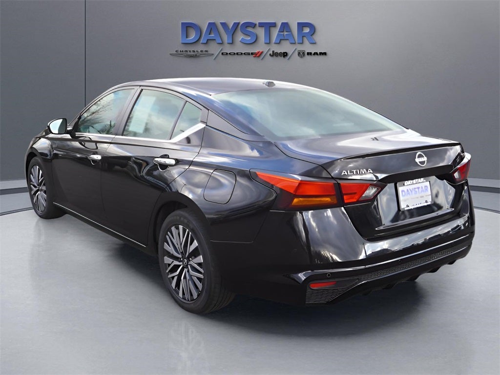 2023 Nissan Altima SV FWD
