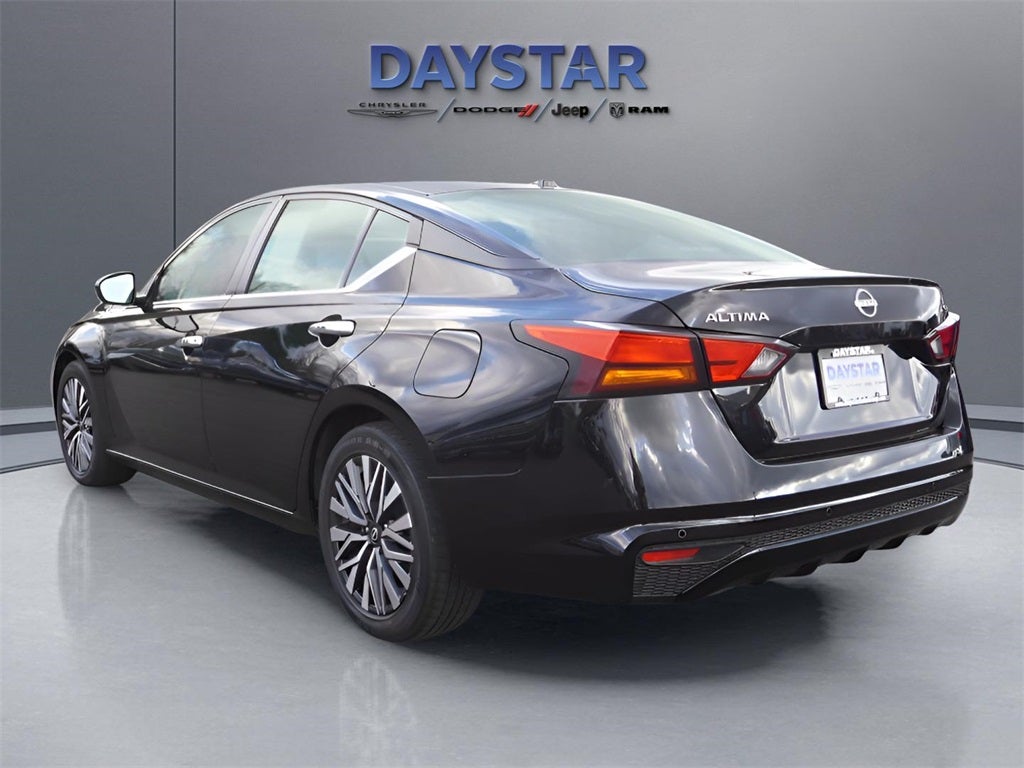 2023 Nissan Altima SV FWD
