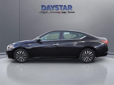 2023 Nissan Altima SV FWD