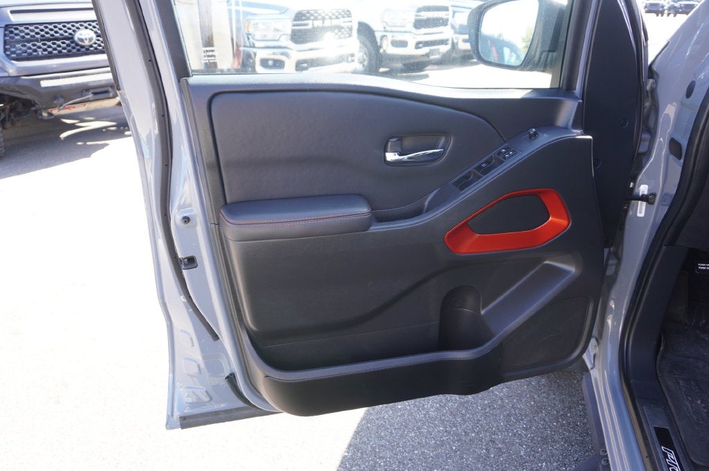 2023 Nissan Frontier Crew Cab PRO-4X 4x4