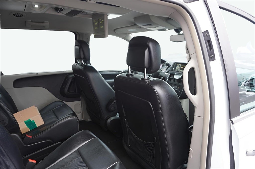 2015 Chrysler Town & Country Touring-L