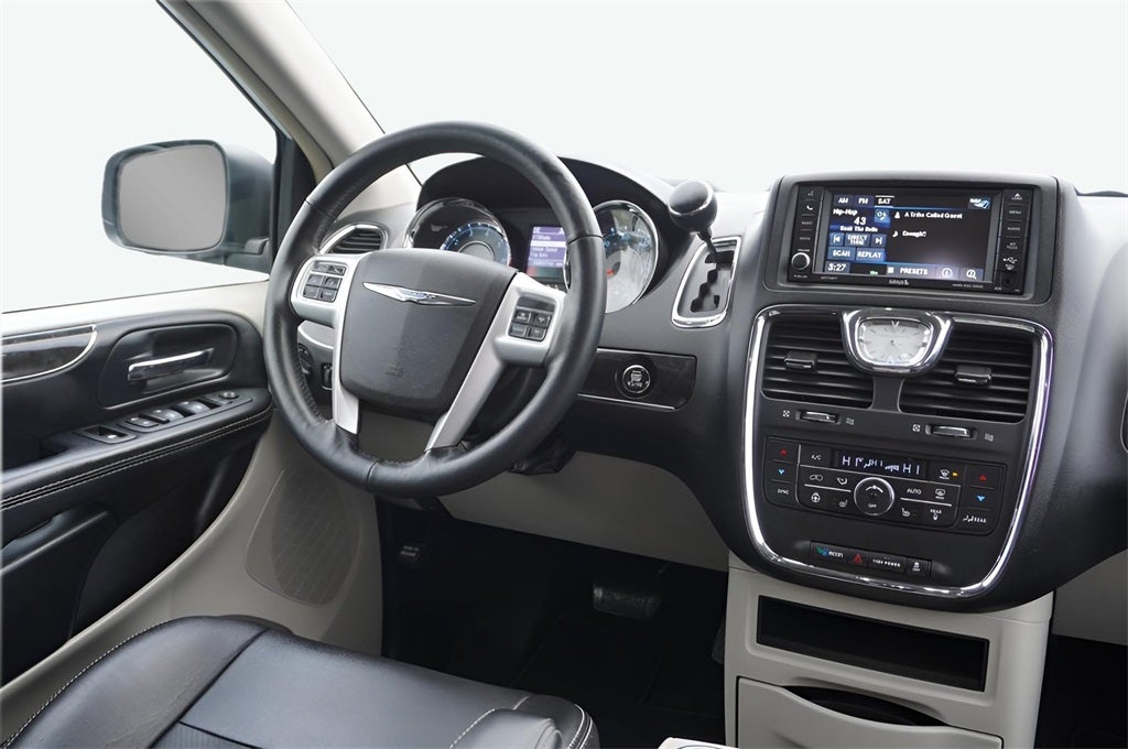 2015 Chrysler Town & Country Touring-L