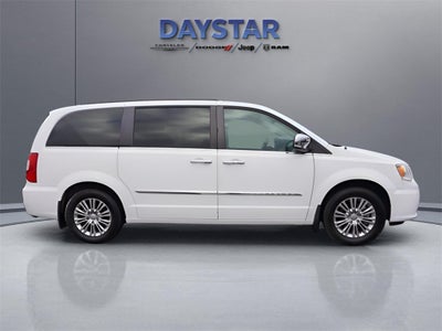 2015 Chrysler Town & Country Touring-L