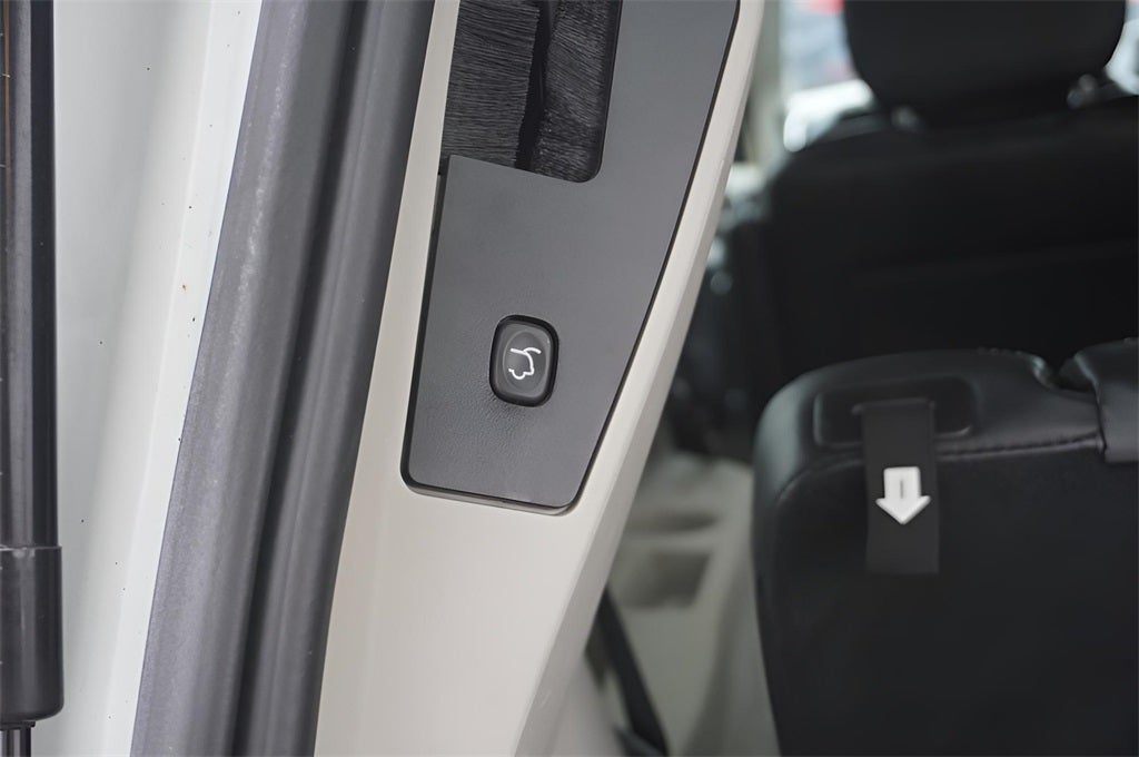 2015 Chrysler Town & Country Touring-L