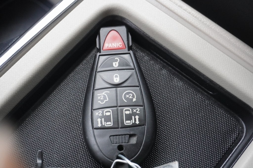 2015 Chrysler Town & Country Touring-L