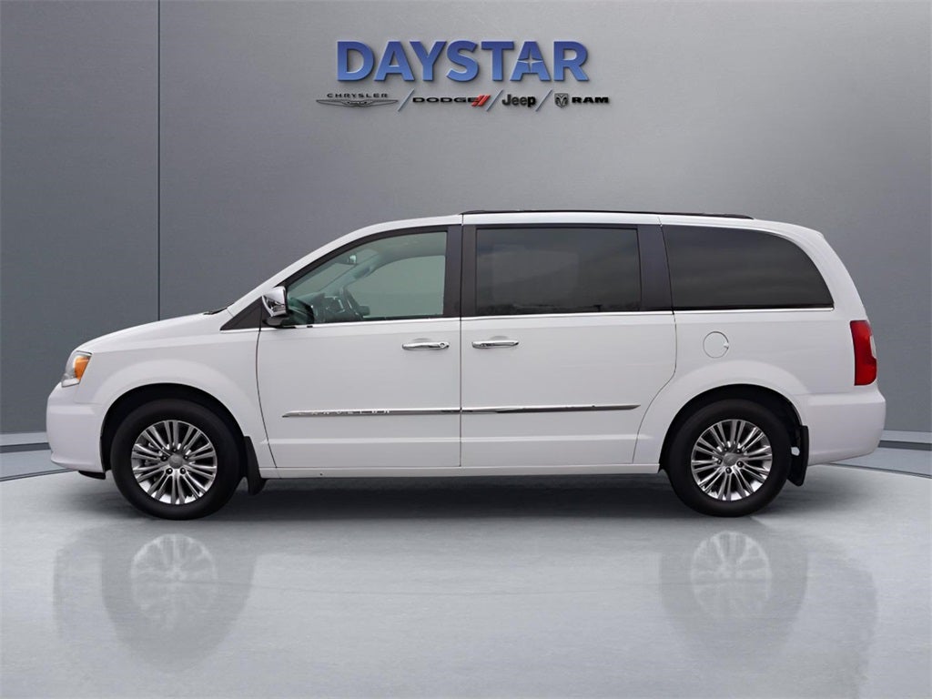 2015 Chrysler Town & Country Touring-L
