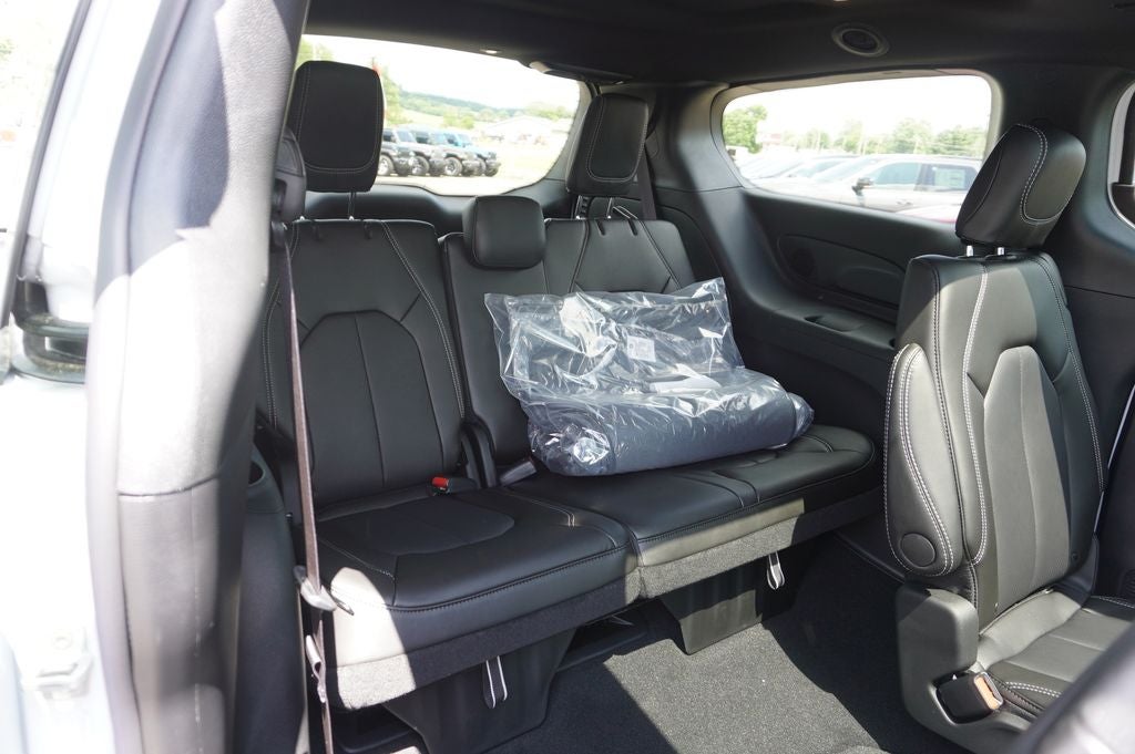 2027 Chrysler Pacifica PACIFICA SELECT AWD