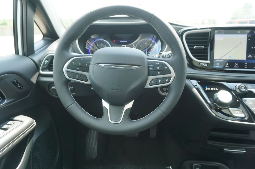 2027 Chrysler Pacifica PACIFICA SELECT AWD