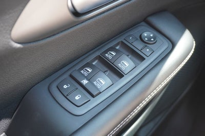 2027 Chrysler Pacifica PACIFICA SELECT AWD