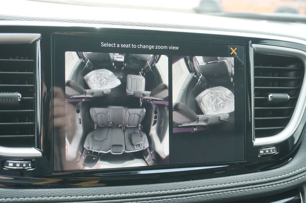 2027 Chrysler Pacifica PACIFICA SELECT AWD