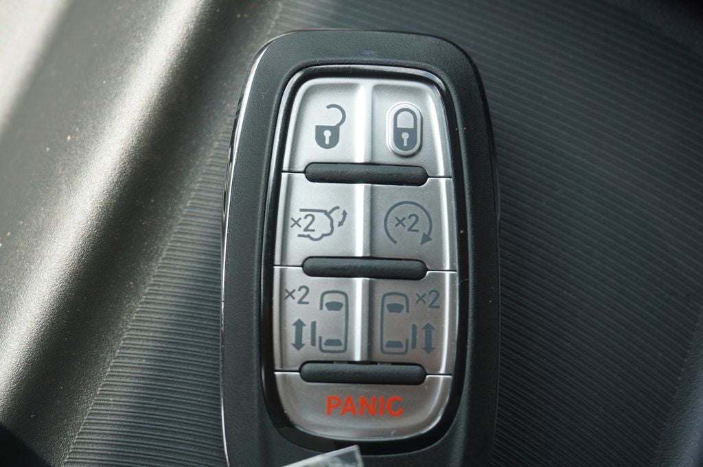 2027 Chrysler Pacifica PACIFICA SELECT AWD