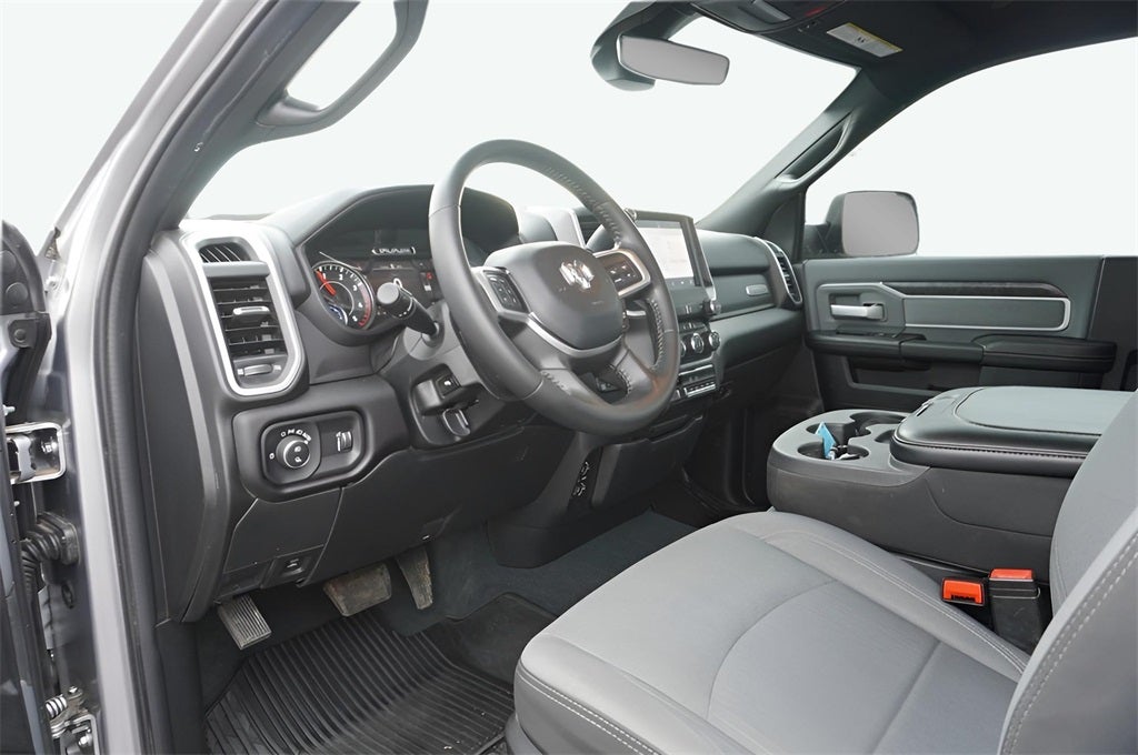 2022 RAM 3500 Big Horn Regular Cab 4x4 8' Box