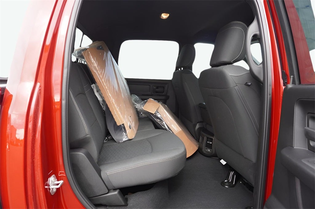 2026 RAM Ram 3500 RAM 3500 TRADESMAN CREW CAB 4X4 6'4' BOX