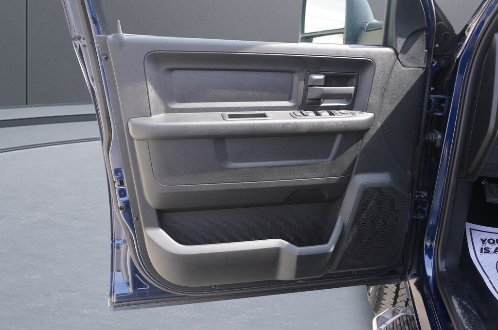 2024 RAM 2500 Tradesman Crew Cab 4x4 6'4' Box